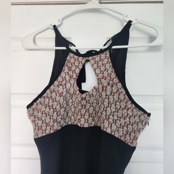 Thea Dora size 4 black evening dress with red and silver shimmer bust - Picture 2 of 8